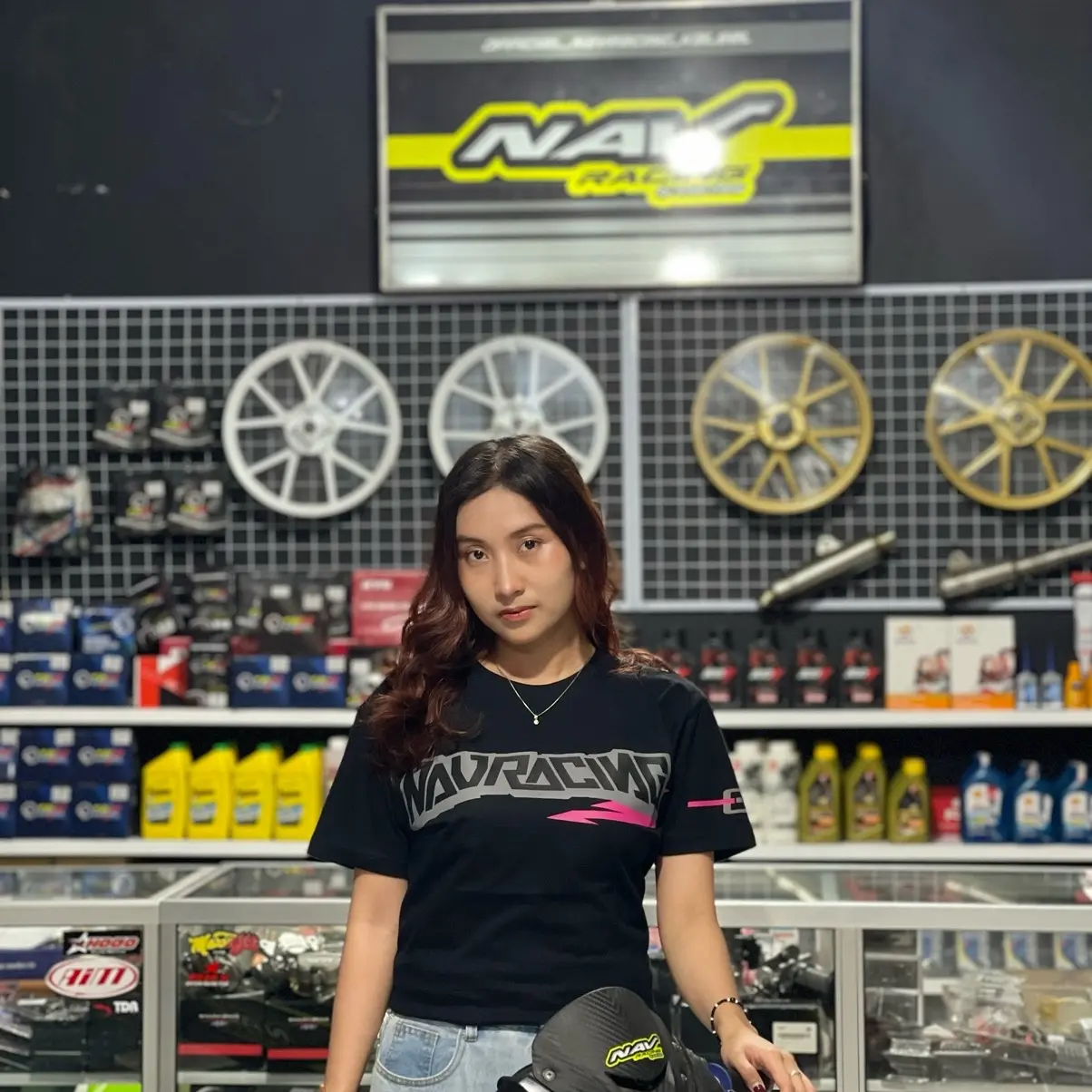 Thsirt hitam nav