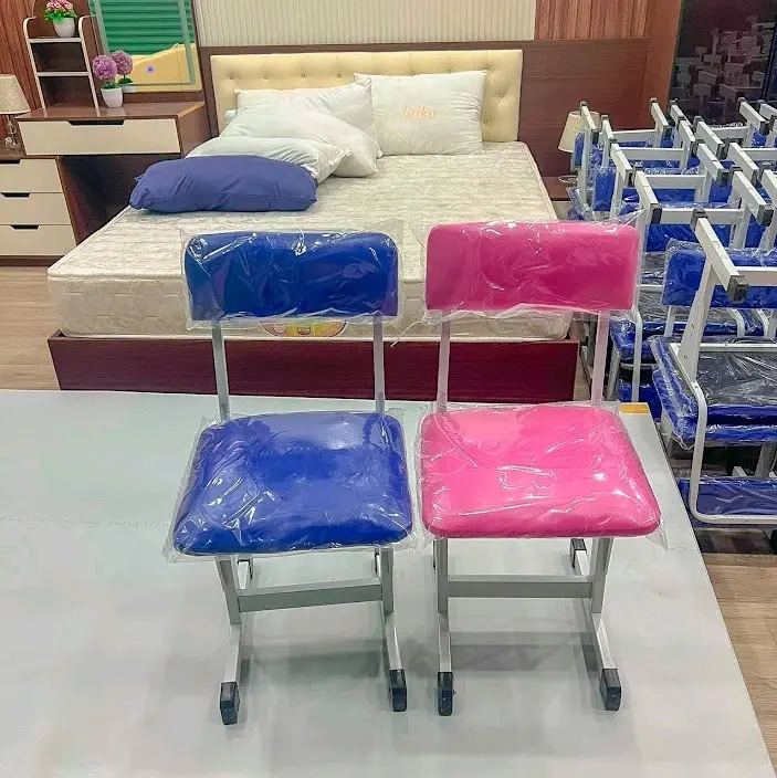 ghế cho bé ngồi học chất liệu khung sắt bọc nệm hai mầu xanh-hồng