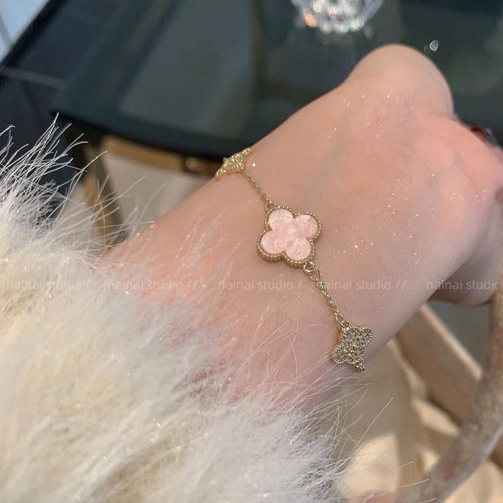 Product Introduction of Super Sparkling Clover Bracelet for Women's Ins, Light Luxury, niche, Personalized, Versatile Handpiece 11