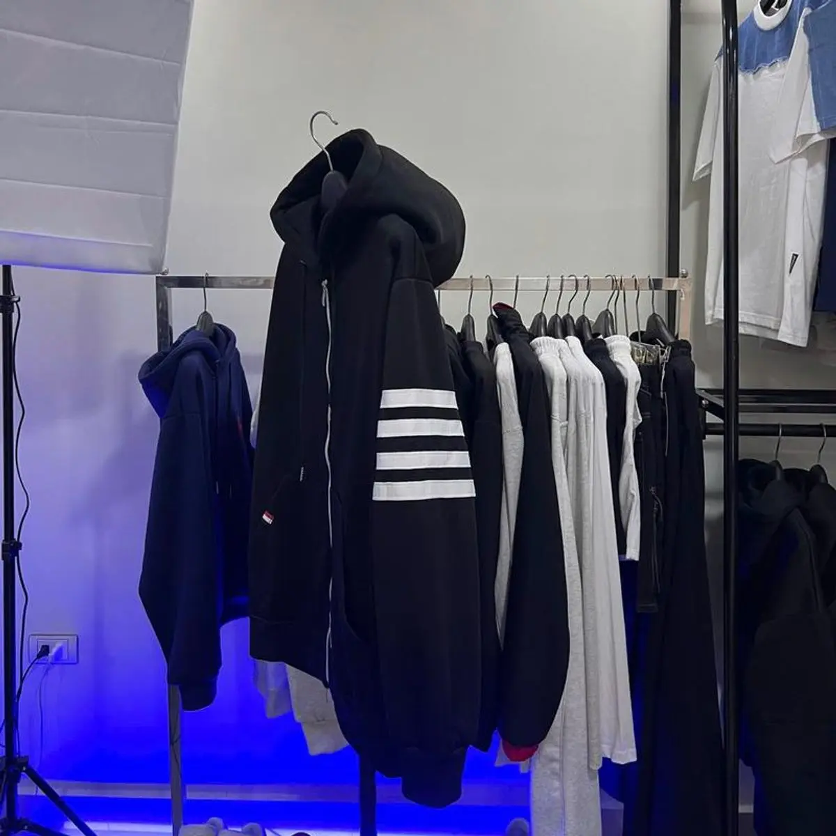 Áo Hoodie Thomie 4 Vạch Tay Thêu Chất Nỉ Bông Mũ 2 Lớp Dày Dặn Menswear Nam