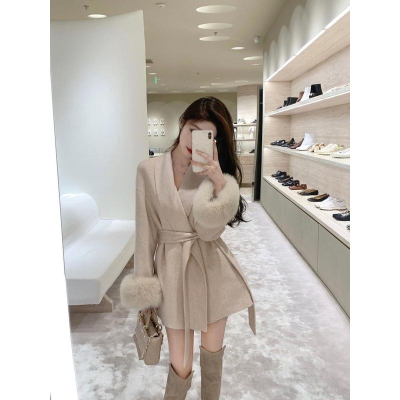 Product Introduction of Áo Khoác Len Dây Mỏng, Người Nổi Tiếng Trên Internet, CHTK-SHOP, Dài Tay, Dáng Rộng Vừa Vặn, Nối Cao Cấp, Tay Áo Lông Ngắn, Thích Hợp Cho Mùa Xuân Và Mùa Thu, Áo Sơ Mi Và Tất Năm Mới Nữ Top Nhung Jacket 27