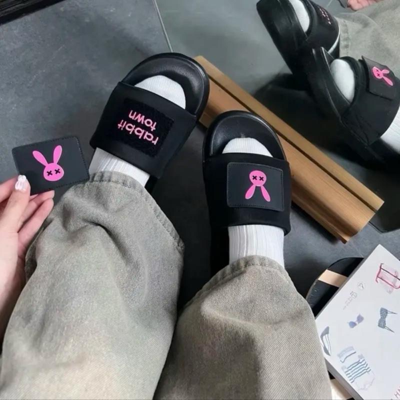 Dép quai ngang nam nữ Rabit Town quai logo dán con Thỏ dễ thương đế Api cao 3cm mang êm chân Slipper DéP Cao Su Đế Bằng Đồng dép  rabbit mini bags