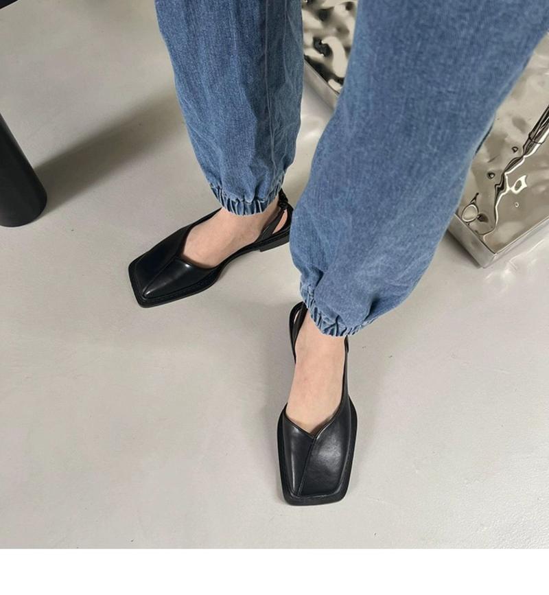 Product Introduction of Internet Celebrity Closed Toe Sandals for Women 2024 Spring and Summer New French Retro Flat Square Toe Shoes Niche Sandals Ins Fashion 8