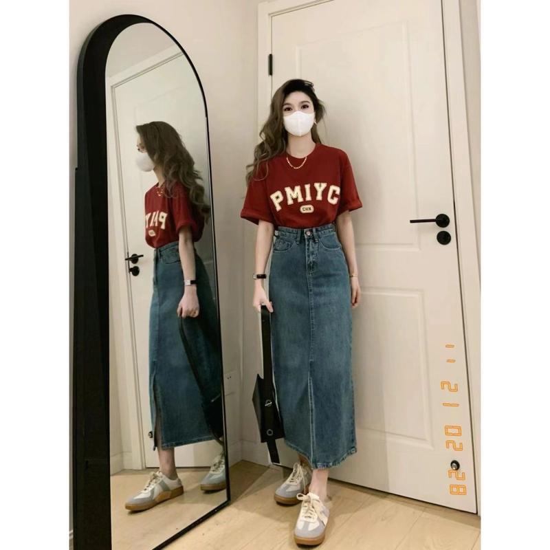 Product Introduction of Bộ Áo Phông Ngắn Tay Màu Đỏ Cổ Điển Thời Trang Phong Cách Instagram Phong Cách Hàn Quốc, Dành Cho Nữ, Thích Hợp Cho Mùa Hè, Hợp Xu hướng Và Thường Ngày, Áo Khoác Cổ Điển Bộ Váy, Bộ Sưu Tập 1833 Người 5
