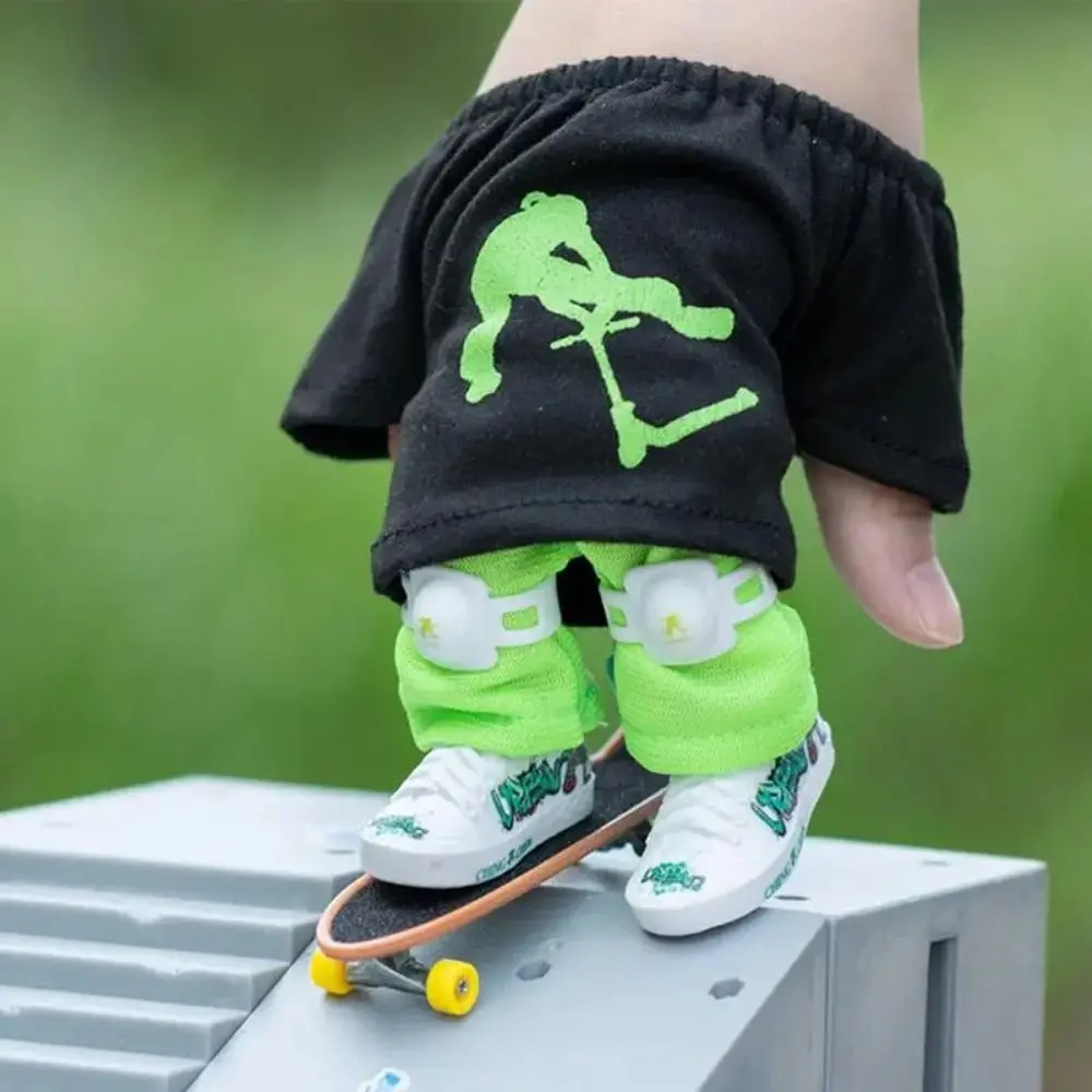 Giày Thể Thao, Đồ Chơi Ngón Tay, Giày Ngón Tay Mini, Giày Trượt Ván Mini, Giày Mô Phỏng, Chất Lượng Cao, Thích Hợp Cho Trẻ Em, Giày Thể Thao Ngón Tay, Quà Tặng Tuyệt Vời