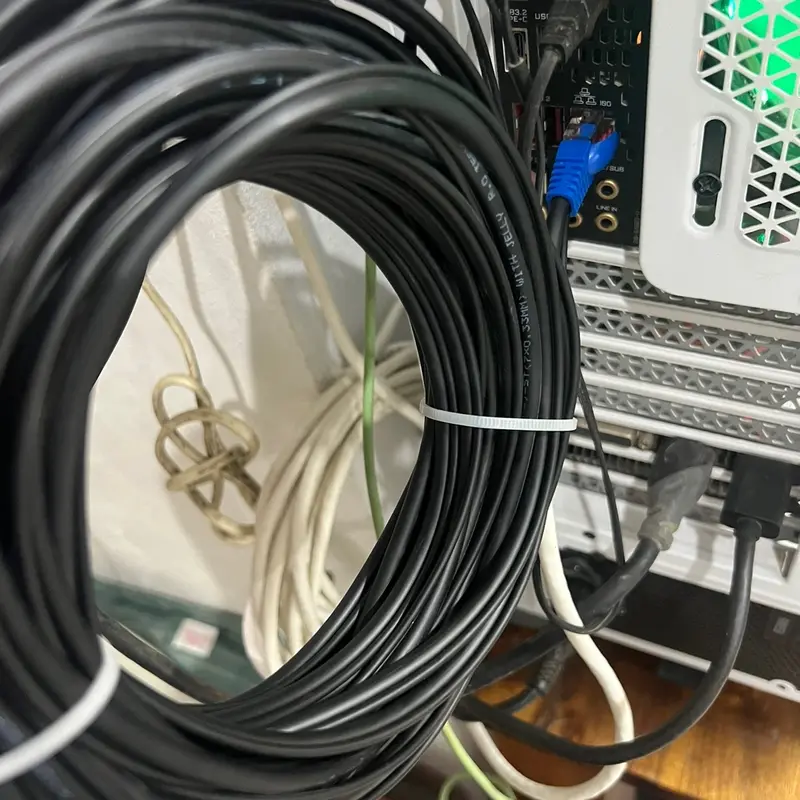 Dây mạng ngoài trời 4 sợi bấm sẵn 2 đầu có dây thép chịu lực dài 5m, 10m, 20m, 30m,40m, 50m, 60m,70m,80m,90m,100m 4