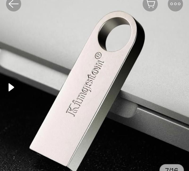 USB nghe nhạc cực chất cho xe ô tô - dung lượng lưu trữ 32GB đã có sẵn nhạc Phụ Kiện