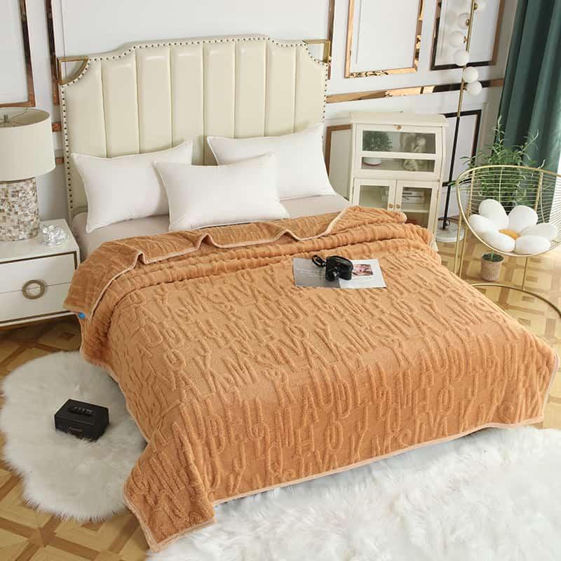 Selimut Bulu Dewasa Halus Polos Emboss 5D / Emboss Kupu Kupu Aesthetic 180x200/200x230 List Pinggir New Arrival Kain 1