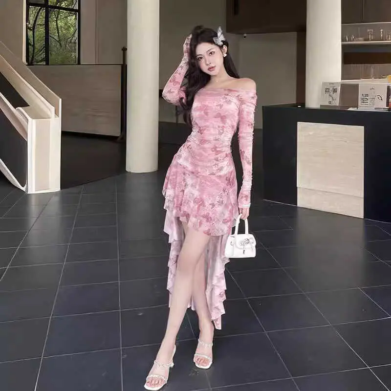 Váy Bất Đối Xứng Một Vai, Yujie, Phong Cách Pháp Ngọt Ngào, Thích Hợp Đi Kỳ Nghỉ, Thanh Lịch Và Cổ Tích, JF24076GNG Nữ Women Dress Umi Khuy Màu Hồng Kim Tuyến