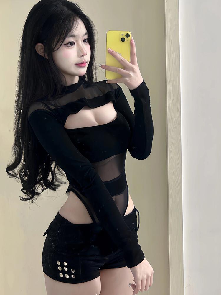 Product Introduction of Áo Jumpsuit Quần Khâu Lưới Thiết Kế Xinh Xắn, Hàng Mới Về Mùa Hè, Dành Cho Phụ Nữ, Áo Sơ Mi Lớp Nền Mỏng khoét Áo Liền Quần, Phong Cách Độc Đáo, Niche 1