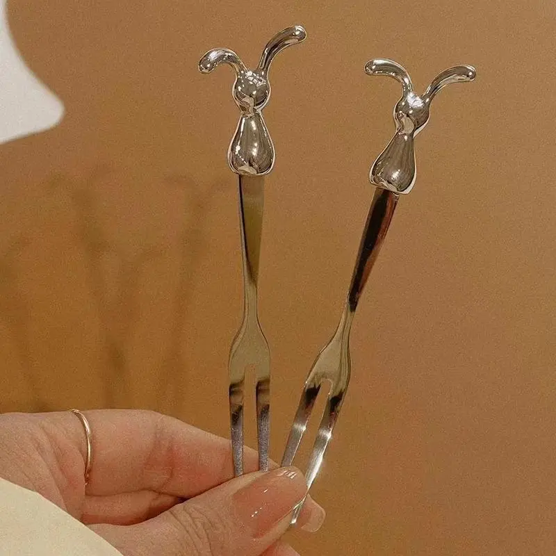 Bộ thìa cà phê & nĩa trái cây hình thỏ hoạt hình, vật liệu thép không gỉ, bộ đồ ăn nhà bếp, thích hợp cho cà phê, trà và món tráng miệng, khuấy và múc Đa Năng, thiết kế thỏ hoạt hình, đồ dùng bàn bằng thép không gỉ, # Đa Năng # thiết kế # nĩa