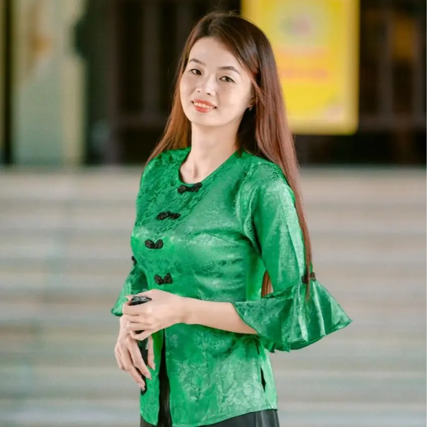 SÉT ÁO LẺ , BÀ BA TAY LOE NÚT TÀU, CHẤT LIỆU GẤM 2 DA,QUẦN PLANTIN, QUẦN BẢN LƯNG PHÍA SAU, KẾT HỢP TÚI TRONG, PHONG CÁCH LỊCH LÃM SANG TRỌNG, TẶNG KÈM 1 CỘT TÓC XINH Nữ Women