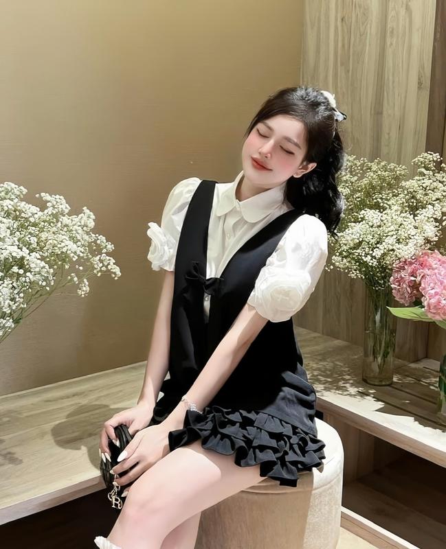 BIGSIZE HIẾU HIẾU (55-95KG) - Set váy yếm nữ phối viền bèo kèm áo trắng tay phồng style đơn giản