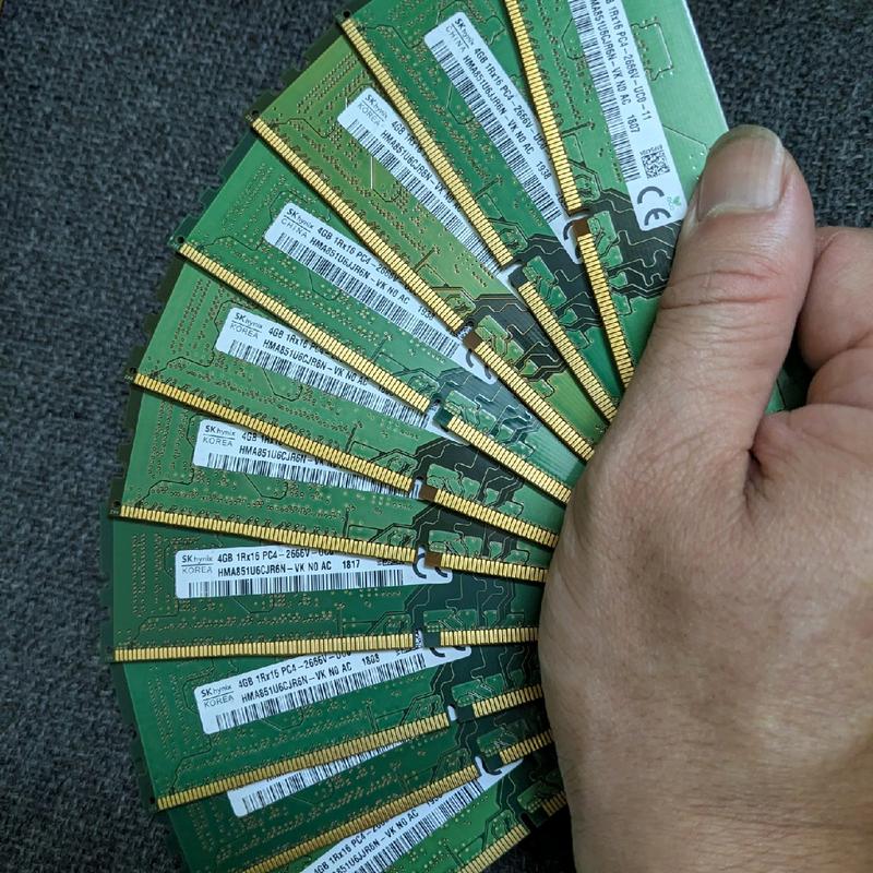  Ram ddr4 4gb bus 2400 2666 ram đẹp chân vàng óng cắm là dùng cho PC 