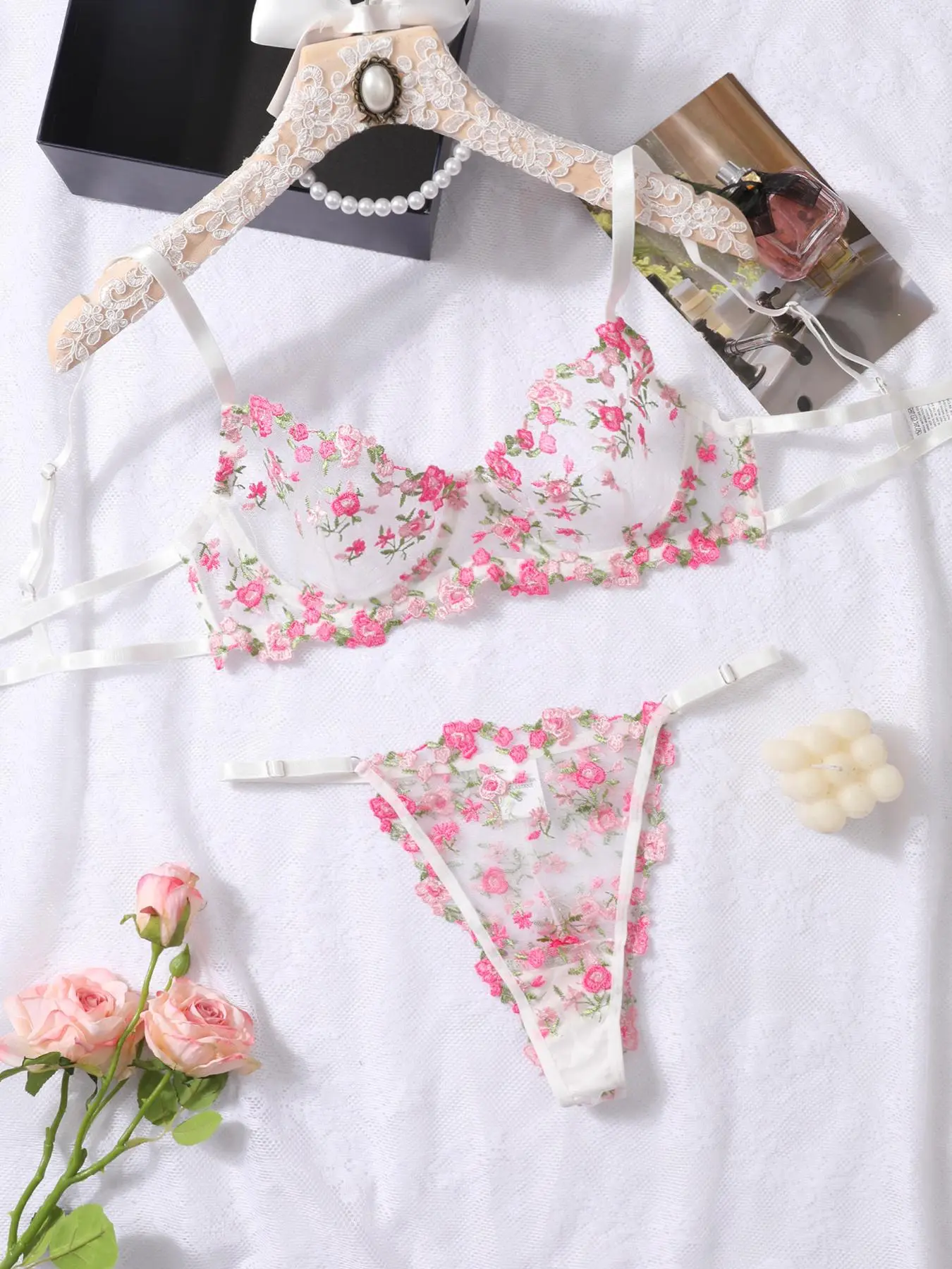 Women's Floral Embroidery  Bra & Panty Two-piece Set, Elegant Romantic Lingerie Set, Soft Comfy Breathable Underwear Set for Women