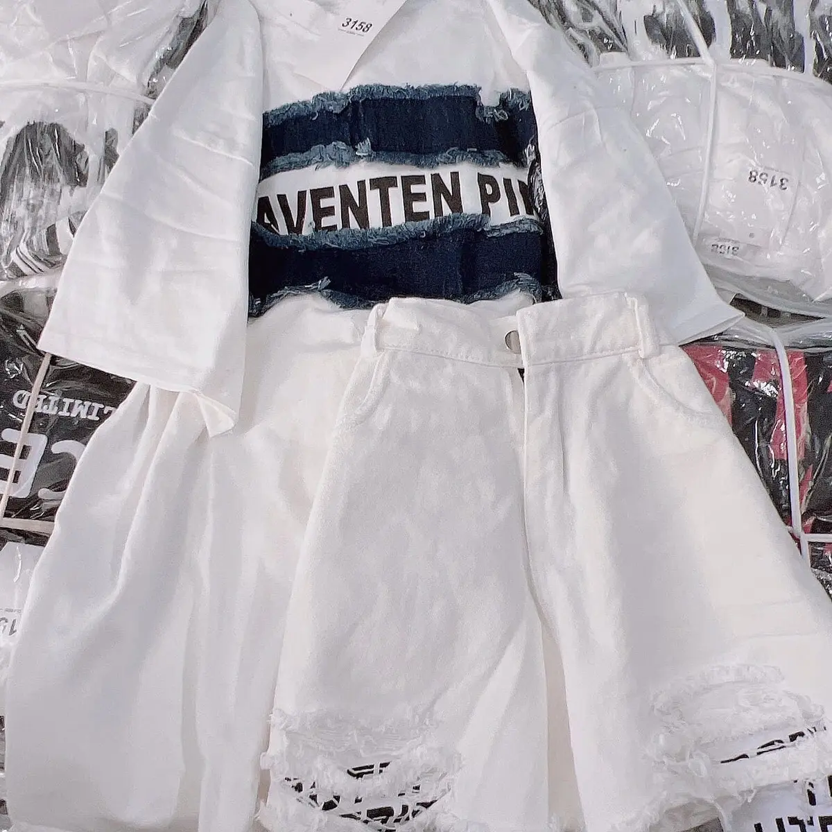 Set bộ áo thun chất cotton khô 3158 mix quần jean đắp chữ - Vepin Nam Menswear