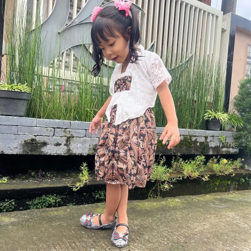 Kebaya Anak Newborn 7 bulan - 2 Tahun / Kebaya Tedak Siten Kutubaru Brokat Bayi Perempuan 3