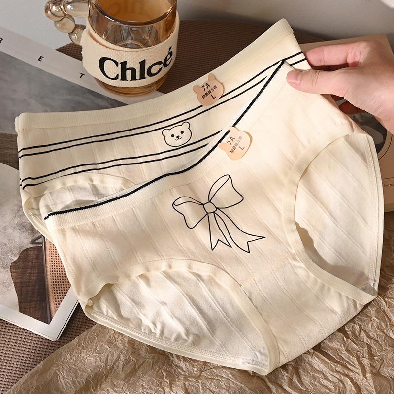 Product Introduction of 2025 Cotton Cartoon Printed Underwear for Women Elastic Hip Antibacterial Cotton Crotch Breathable Mid Waist Girl Student Underwear Fashion Best-Seller 31
