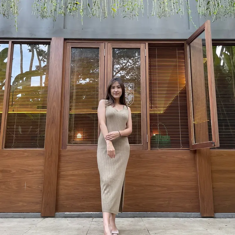 Jenna Knit Slit Dress Bahan Rajut 2