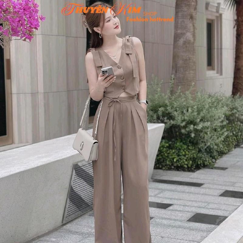 Sét bộ đồ nữ cotton lạnh áo ghile cột dây nơ vai cổ V phối nút mix quần dài suông ống rộng xếp ly dành cho nàng mặc đi chơi Nâu Women
