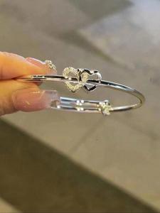 Pulsera expandible con diseño de corazón calado y decorada con diamantes de imitación, pulsera elegante ajustable, joyería de moda para fiestas, decoración de ropa diaria, joyería moderna y exquisita combinable con todo para regalo de cumpleaños