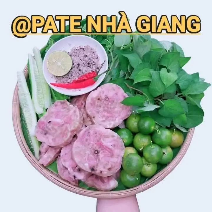 PATE NHÀ GIANG 1 ĐÒN 500G làm từ thịt heo nạt + da heo và tai heo, đậm đà hương vị miền tây