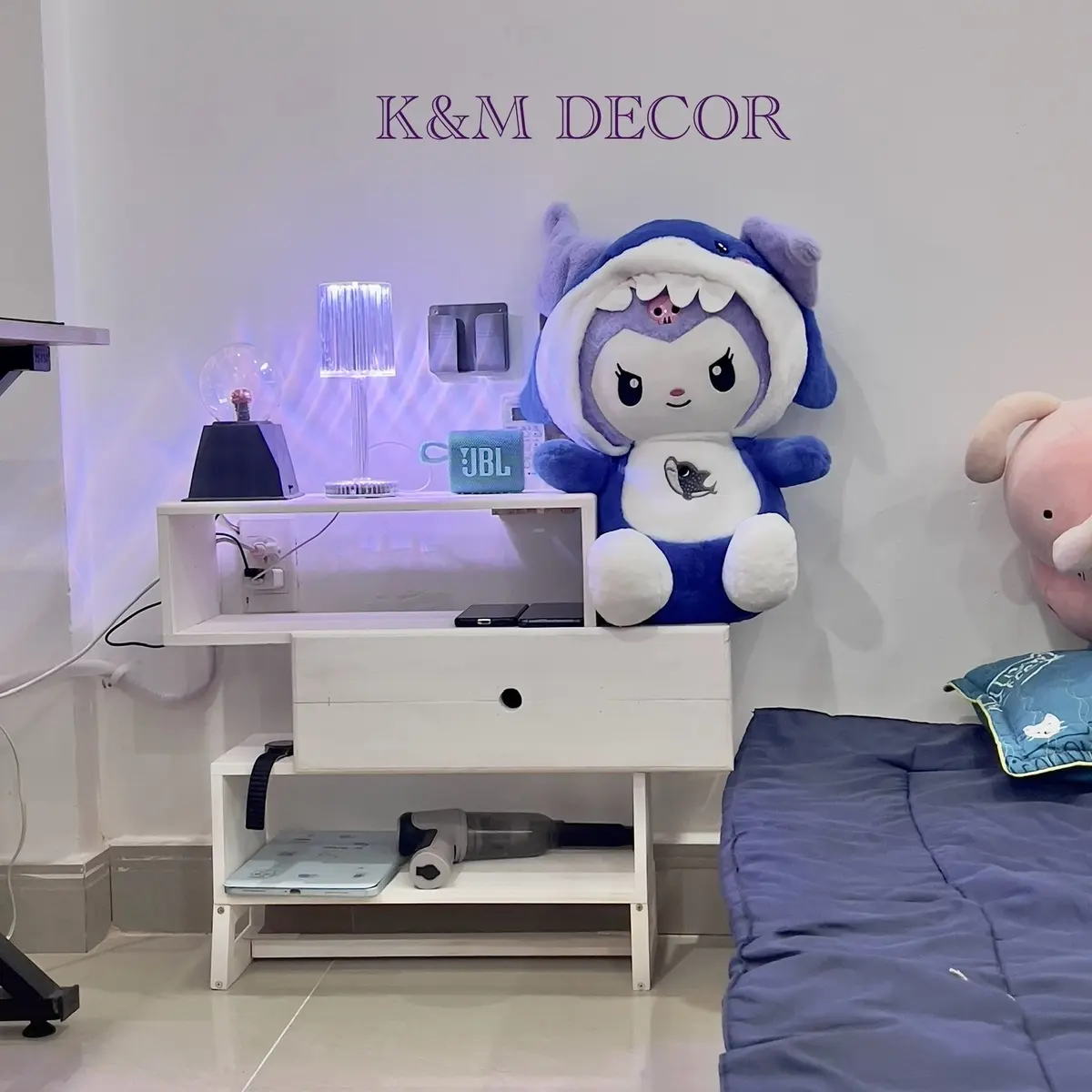 Tủ gỗ thông để đầu giường 3 tâng 1 hộc kéo hiện đại