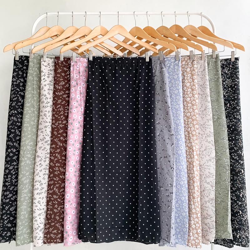 KONVEKSI.ID - Floral Skirt / Rok Motif Bunga Daily outfit Korean Style / Lily Floral Vintage Skirt / Rok Wanita Motif Bunga Flowy Skirt Panjang 1