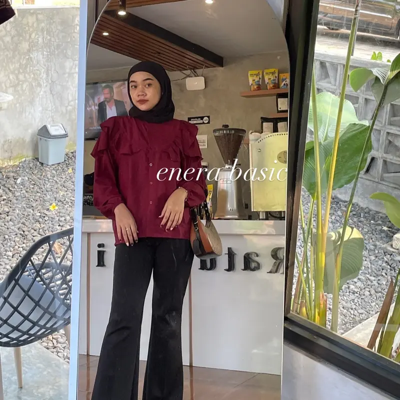 ENERA BASIC Kemeja Yura Ruffle Blouse Polo Linen Wanita Santai 2