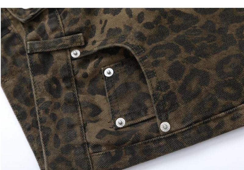 Product Introduction of 2025 New Vintage American Style Leopard Print Jeans - Loose Straight Leg Unisex Retro Pants | Trendy Casual Streetwear for Men & Women 17