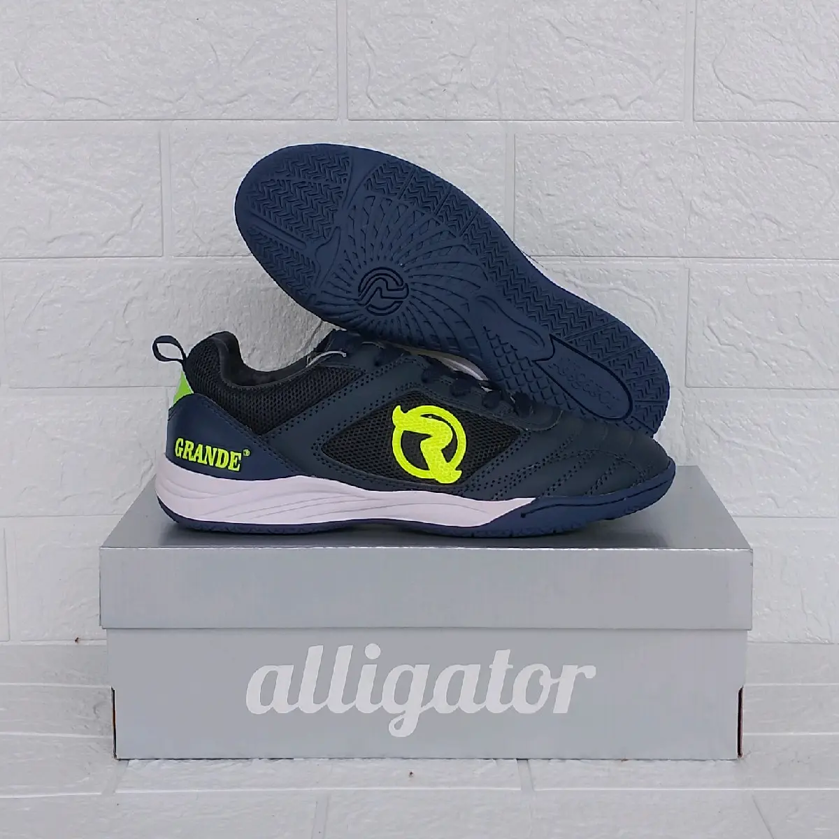 Sepatu Futsal Alligator Grande Free kaos kaki dan deker Putsal