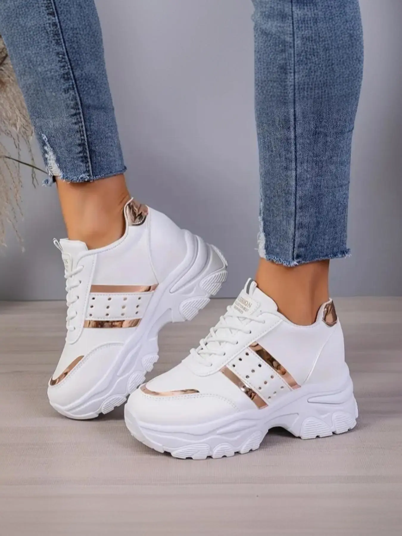 Women's Sporty Lace Up Thick-Soled Walking Shoes, Casual Comfortable Breathable Low-Top Shoes for Daily Wear, Outdoor Walking Shoes for Daily Wear