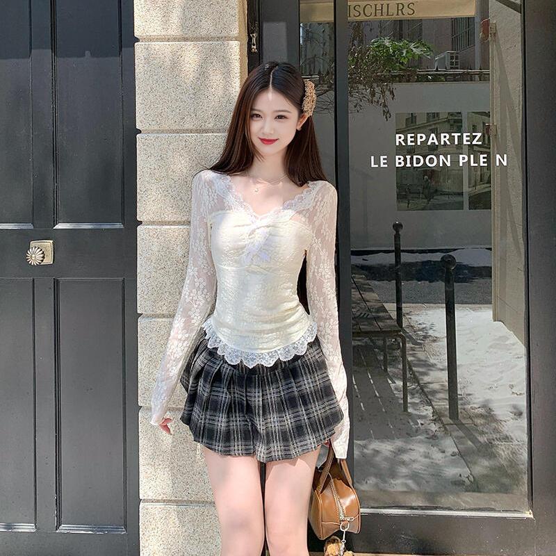Product Introduction of [55% Repurchase Rate] 2025 French Pure Desire Hollow-out Lace Tops Women's Summer Design Sense Slim Fit Hot Girl Inner Wear High Waist Short 10