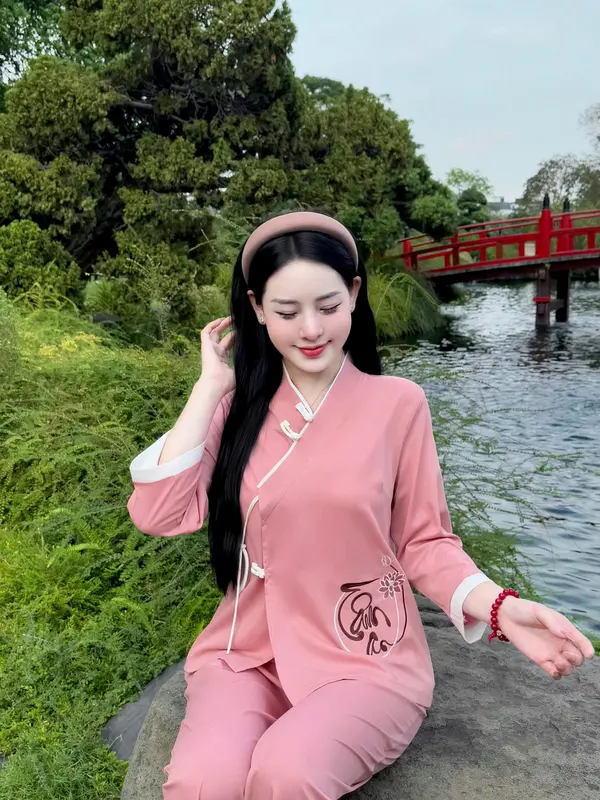 Tuệ Tâm Pháp Phục Đồ lam đi chùa nữ Thêu Tâm An Dây Nơ cổ V Lụa cao cấp mềm mịn 2