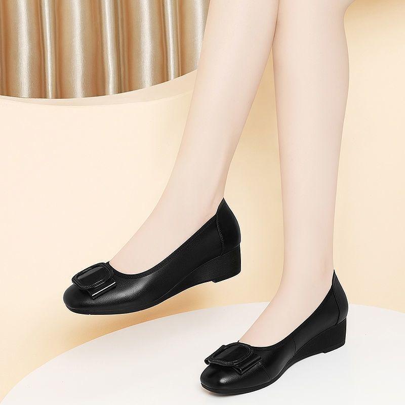 Giày Đế Xuồng Da Thật, Dành Cho Phụ Nữ, Bộ Sưu Tập Xuân Hè Mới, Phẳng, Màu Đen, Đế Mềm, Da Mềm, Thích Hợp Cho Mẹ TRUNG NIÊN, Năm Phát Hành 2024 2