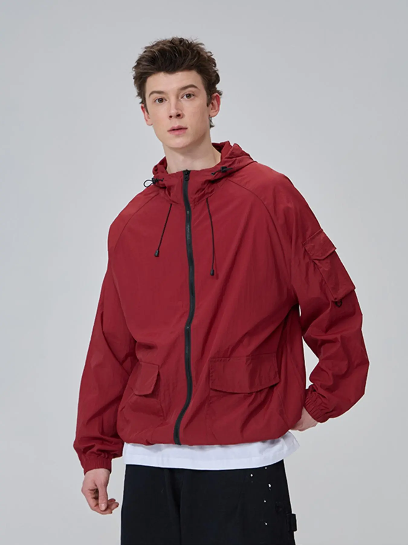 Men's Solid Color Flap Pocket Zip Up Hooded Jacket, Regular Fit Casual Outdoor Sports Lightweight Sun Protection Jacket for Daily Wear, Men's Outerwear for All Seasons, Coats