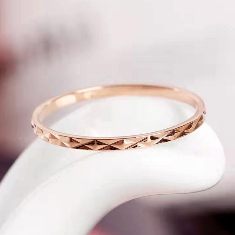 Product Introduction of Korean Fashion Titanium Steel Batch Flower Ring Simple Personality Couple Ring Wholesale 8