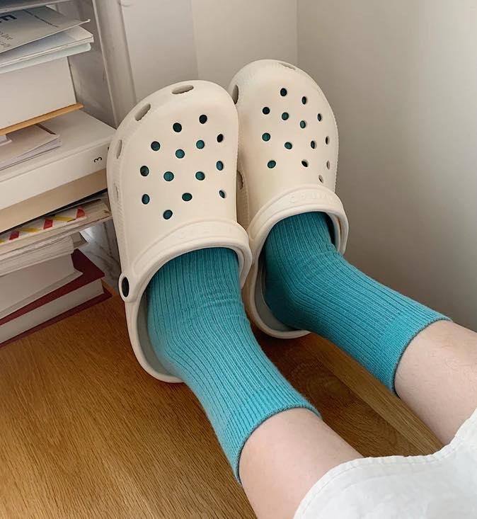 Product Introduction of M18 Giày Lỗ Bao Đầu nữ 2024 đế dày mùa hè 3 màu DéP Shoes 16