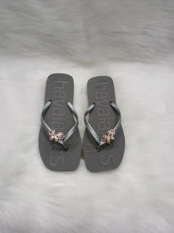 (Chon lùi 1 size)Dép Kẹp Xốp Nữ Thời Trang Đính Khóa Chất Liệu Xốp Nhẹ DéP 1