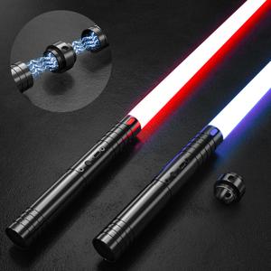 Saber láser 2 en 1 de doble hoja con empuñadura metálica, colores RGB y modo de sonido, Fuerza FX para duelos, recargable y luminoso, ideal para cosplay, fiestas que brillan en la oscuridad, regalos de cumpleaños y festivos para él, luz, sable