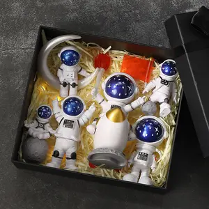 4 Buah Set Patung Astronot Mainan Dekorasi Kamar Anak Hadiah Ulang Tahun