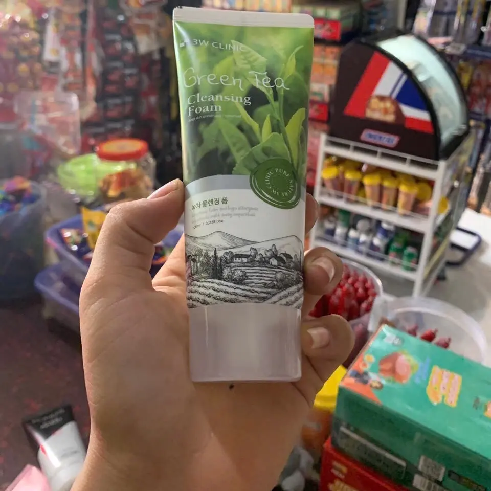 Sữa rửa mặt trà xanh trị mụn