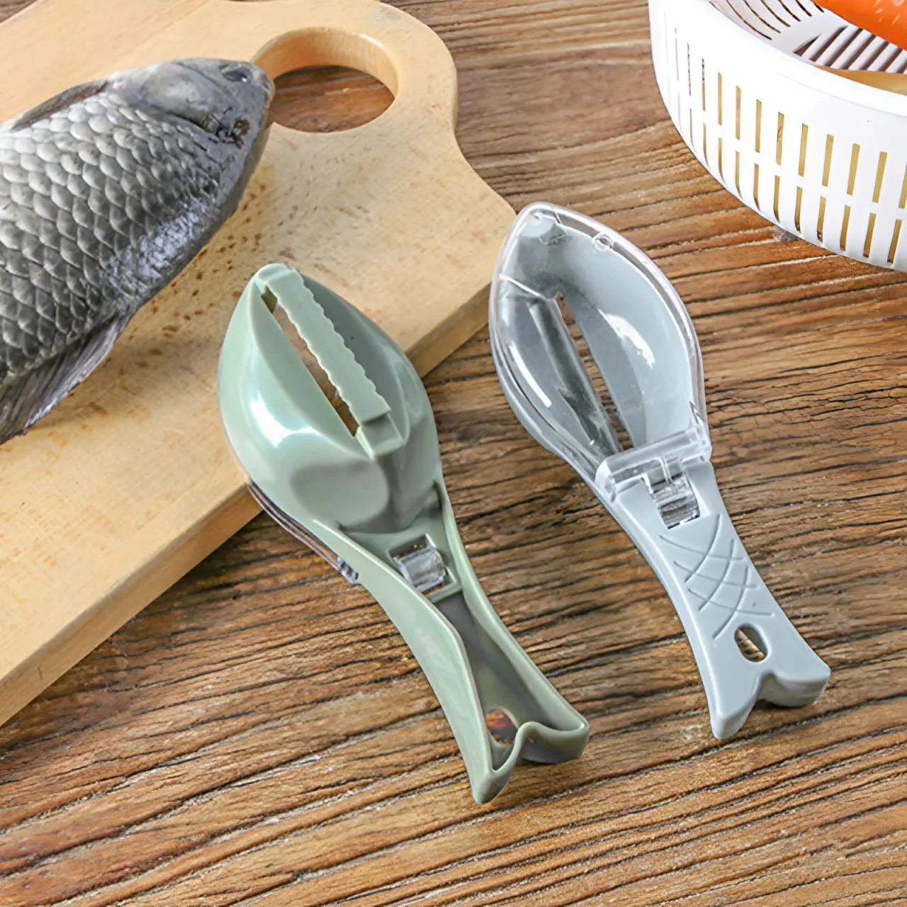 Manual Fish Scale Remover, 1 Count Professional Fish Scale Remover with Cover, Kitchen Scaler, Kitchen Utensils, Kitchen Accessories