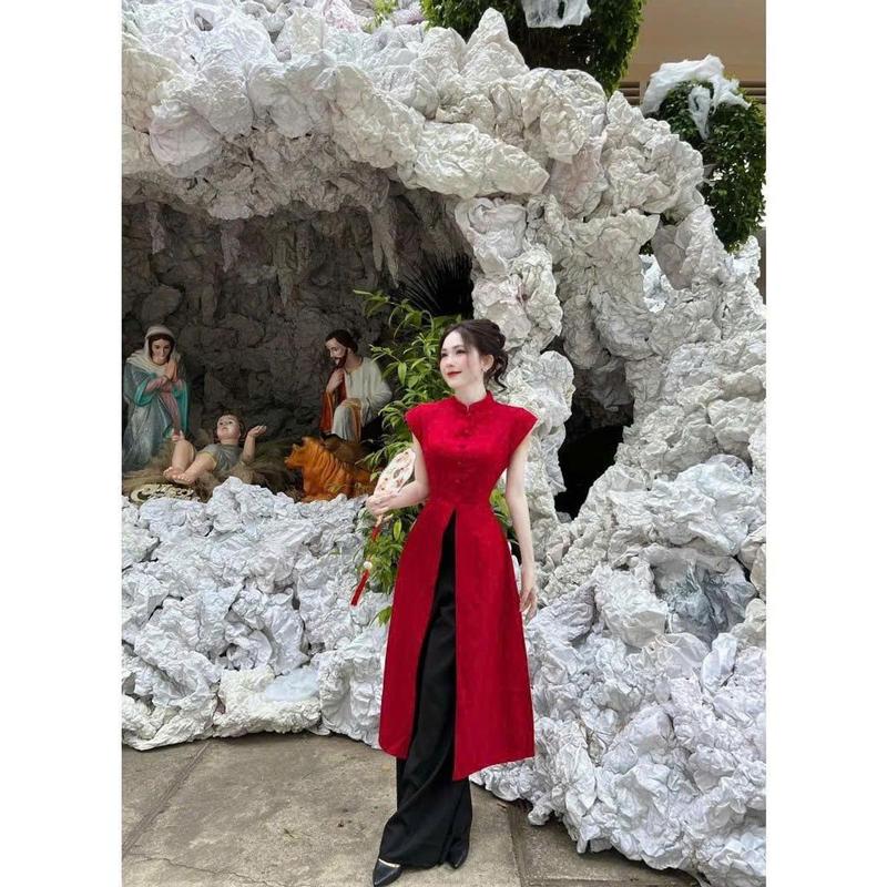 Set Áo Dài Đỏ Tay Cánh Cách Tân Xẻ Tà Giữa Chất Tuyết Nhung Dày Mịn Sang Trọng, Thiết Kế Độc Đáo Dành Riêng Cho Phái Đẹp Dưới 53kg Nữ Women Dress 3