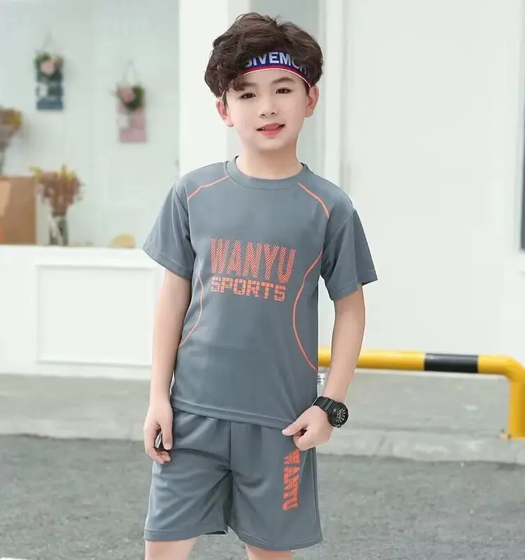 Set bộ quần áo thể thao bé trai 15-45kg mẫu chữ Wanyu. Chất liệu thun lạnh, thấm hút mồ hôi. HE1 6