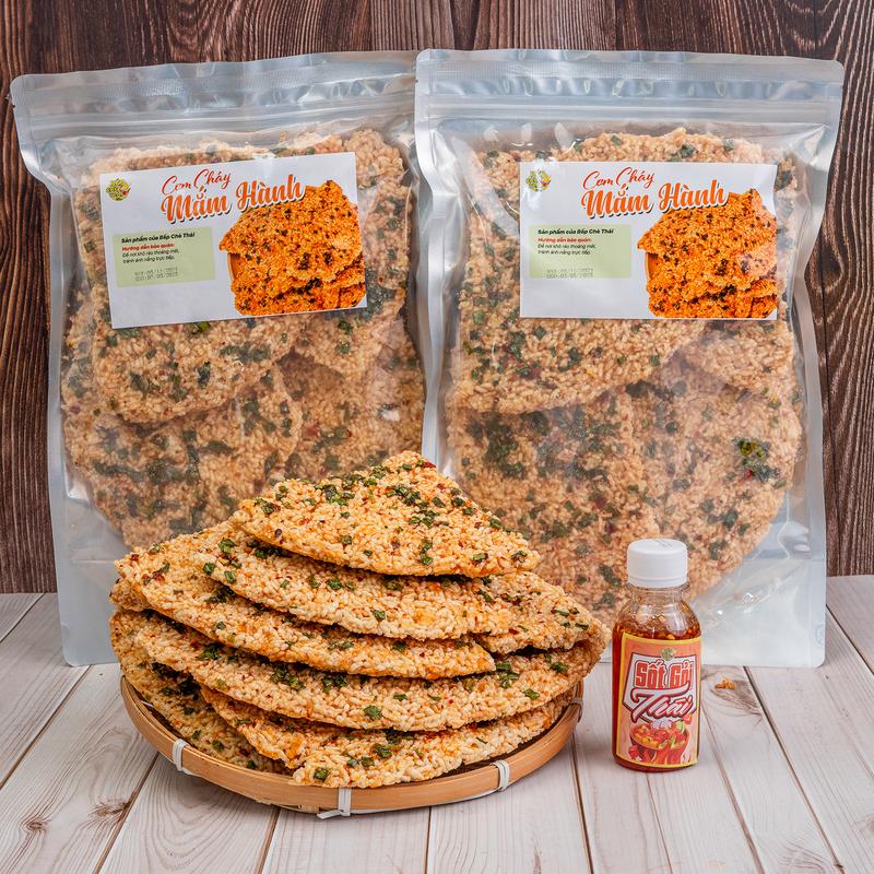 Combo 2 túi 500g Cơm cháy đáy nồi mắm hành (2 túi x 500g) + kèm sốt chấm gỏi thái 120ml - bếp chè thái Snack Food Ăn Vặt