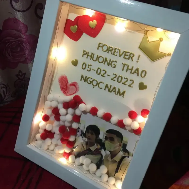 Khung hình in dấu tình yêu, Quà tặng tình yêu “Valentine’s Day” Hiện đại 5
