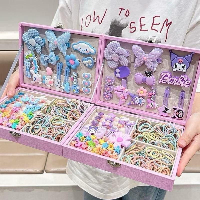 Hộp Phụ Kiện Kẹp Tóc Chun Tóc Cho Bé Hoạ Tiết Hoạt Hình Cute Dễ Thương 4 Màu Như Ảnh Kích Thước 25x15x5cm Lý Tưởng Làm Quà Tặng Cho Bé Gái( chi tiết phụ kiện sẽ thay đổi 1 xíu tuỳ tùng lô sx)