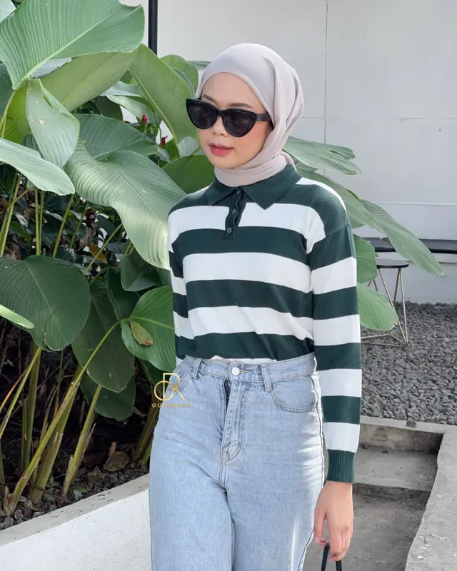 EMILY KNIT TOP | Atasan Rajut Katun Polo Knit Setrip Knitwear Wanita by Outerres 2