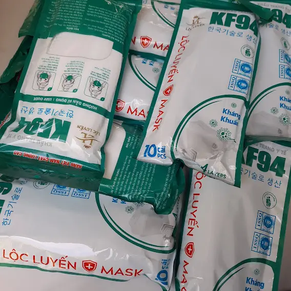 Quà tặng túi 5 đến 10 cái khẩu trang y tế KF94 4 lớp ngẫu nhiên Bông sen vàng, One Mask, Bio Mask, Bảo Long, Lộc Luyến, Ánh Dương sản xuất tại Việt Nam theo công nghệ 4D Hàn Quốc 4